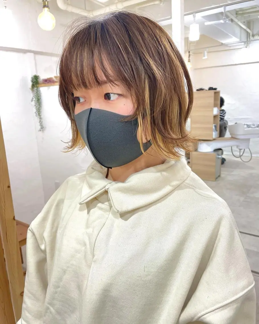 ショート カラー パーマ 切りっぱなしボブ 前下がりボブ ショートボブ 黒髪 イヤリングカラー 髪質改善 縮毛矯正/ レイヤー/銀座/本木のヘアスタイル