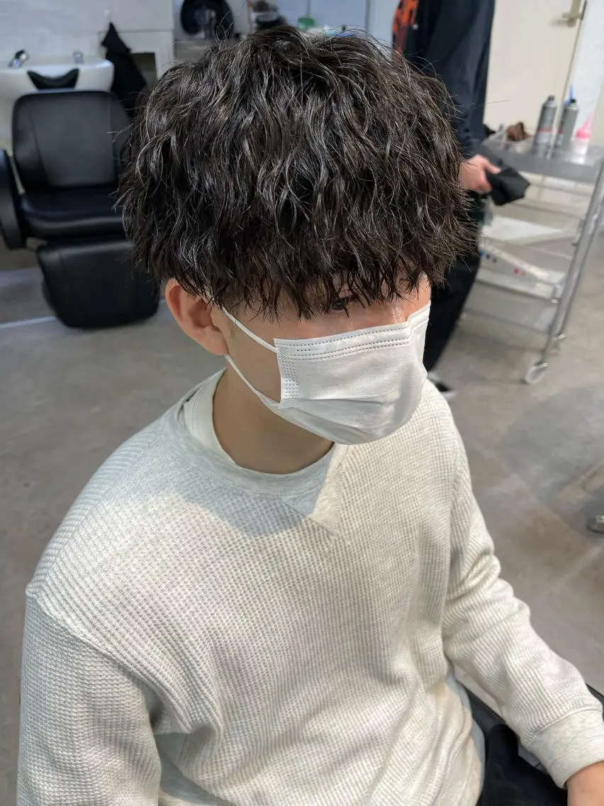 パーマ メンズ メンズパーマ スパイラルパーマ カット パーマ トリートメント ショートヘア原宿 fifth コシのヘアスタイル