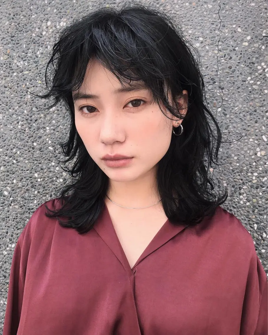 ミディアム カラー パーマ ヘアアレンジ ウルフカット カット トリートメント 松田 亮葉のヘアスタイル