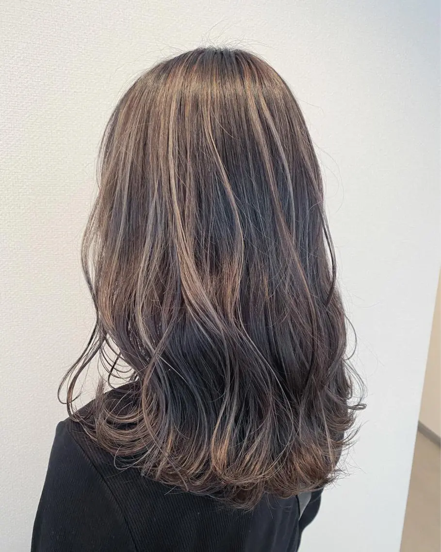 セミロング カラー パーマ ヘアアレンジ メンズ キッズ ネイル マツエク・マツパ メンズブリーチ メンズハイライト ブリーチ 透明感カラー グレージュ 🌈デザインヘア職人 Kaede🌈のヘアスタイル