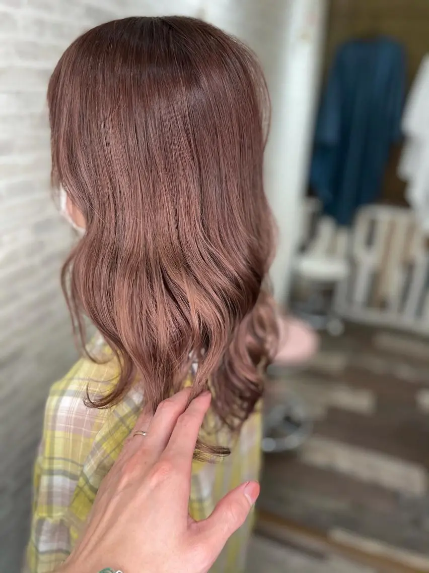ミディアム カラー 平田 怜のヘアスタイル