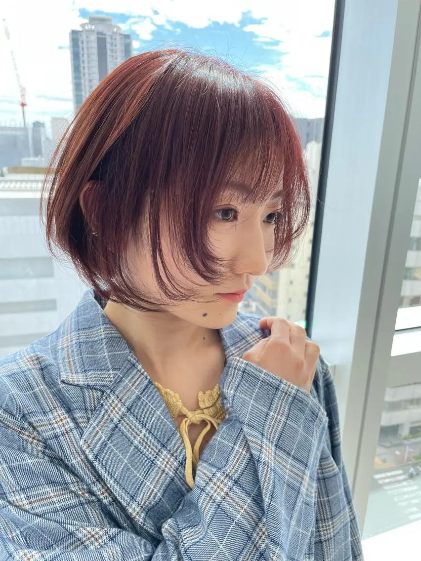 ショート カラー ブラウンカラー ピンクカラー ピンクブラウン カット トリートメント 足立 悠輔のヘアスタイル