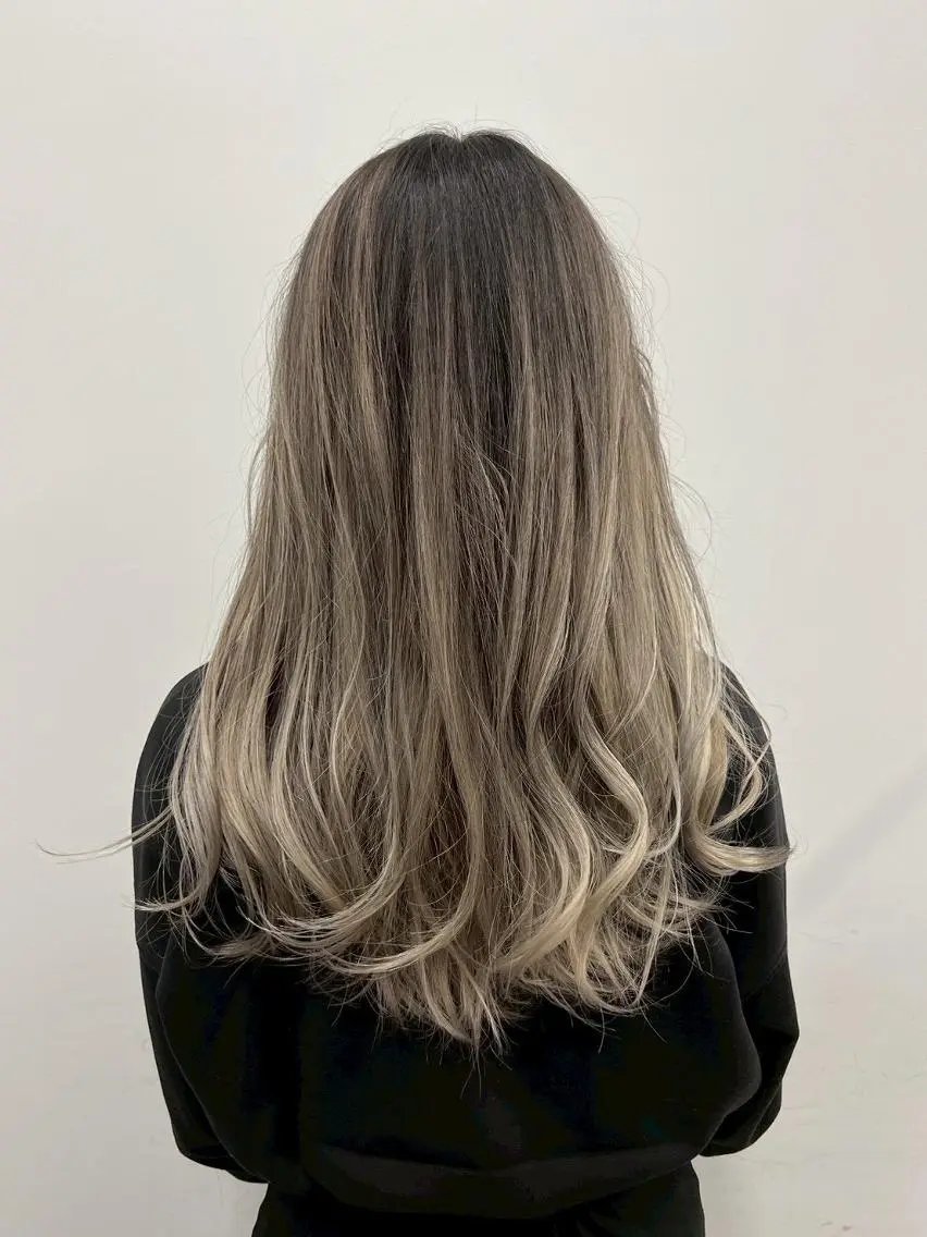 ロング カラー アディクシーカラー アッシュ ブルーカラー ダークアッシュ グレージュ 【公式】amble luxe 中野のヘアスタイル