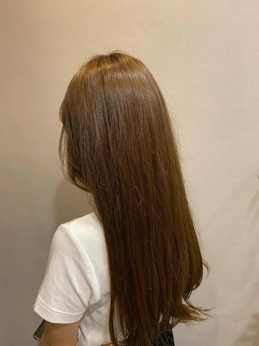ロング ヘアアレンジ 金ウンス 髪質改善カラーのヘアスタイル