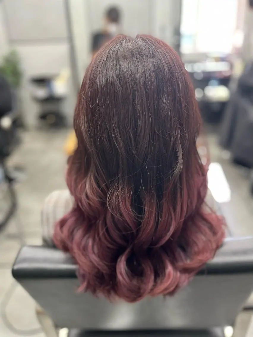 セミロング 川畑 花菜のヘアスタイル