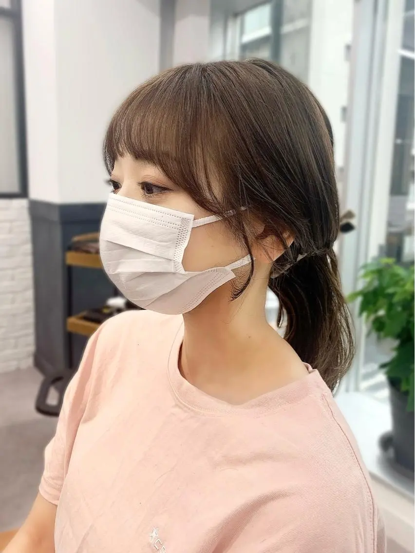 ミディアム カラー パーマ ヘアアレンジ メンズ キッズ ネイル マツエク・マツパ アイブロウ レイヤーカット/ 巻ける縮毛矯正のヘアスタイル