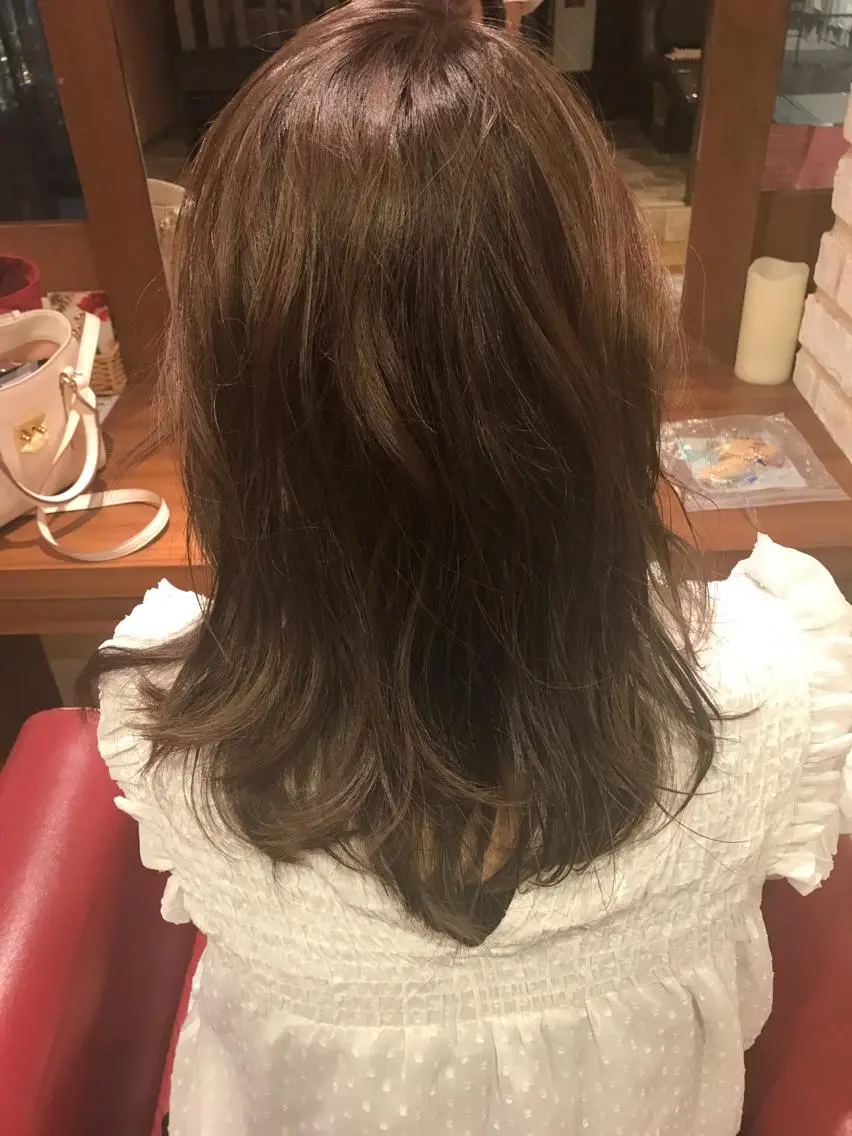 ミディアム レイヤーカット 銀座フリーランススタ イリストMIYUKIのヘアスタイル