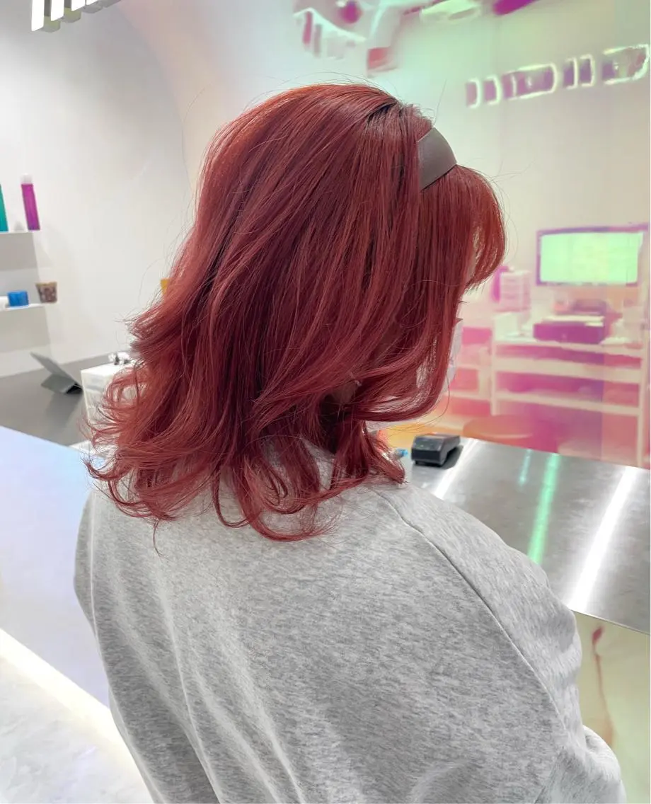ミディアム カラー パーマ ヘアアレンジ メンズ キッズ ネイル マツエク・マツパ アイブロウ KANAMI 🌏のヘアスタイル