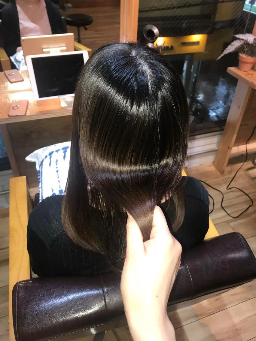 セミロング 縮毛矯正 Miku🪄💫 フェイスレイヤーのヘアスタイル