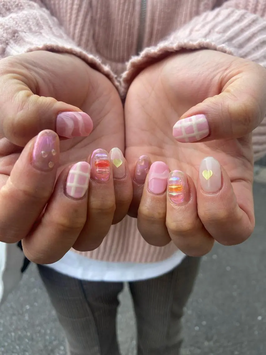 ネイル アートネイル オーロラネイル クリアネイル ハート ホログラムネイル . unffのネイルデザイン