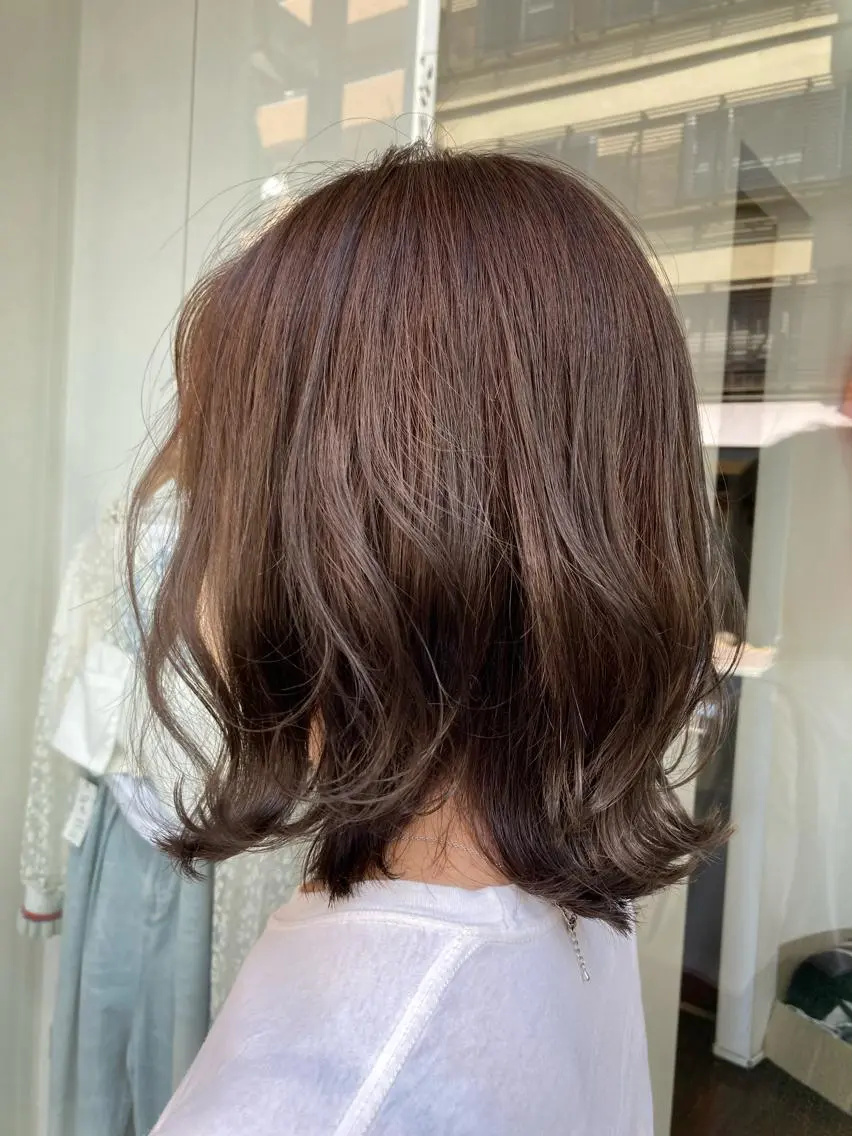 ミディアム カラー カット ヘアカラー トリートメント CoCooN Hiromiのヘアスタイル