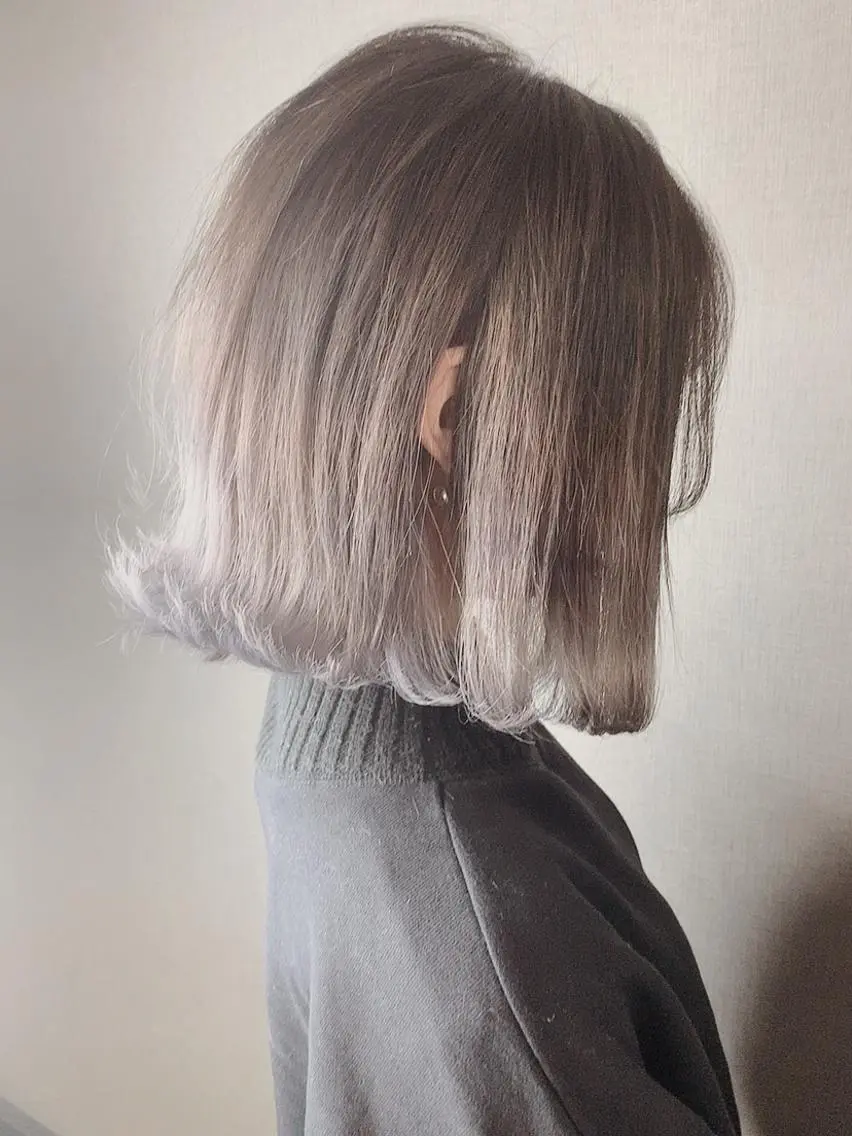 ショート アッシュ ハイライト 髪質改善 レイヤーカット ヘアカラー トリートメント Selene hair OSAKAのヘアスタイル