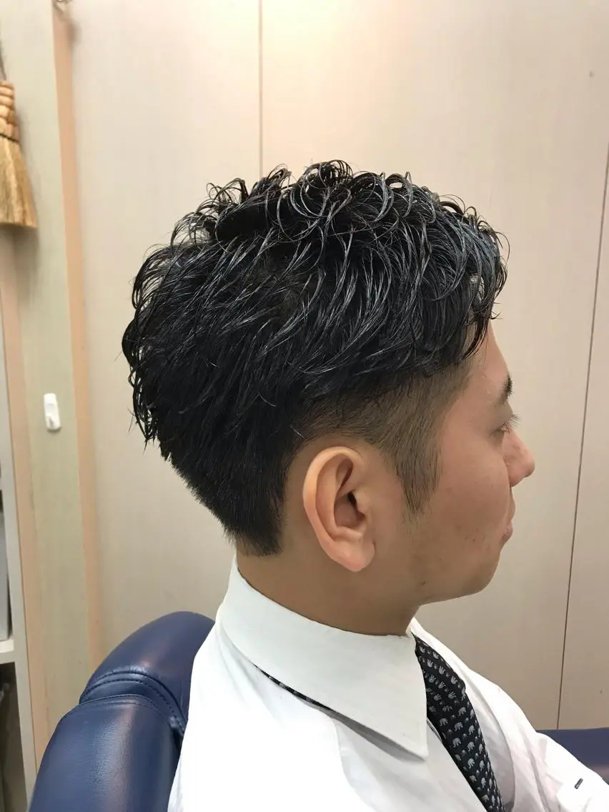メンズ パーマ職人👏 岡田佳樹のヘアスタイル