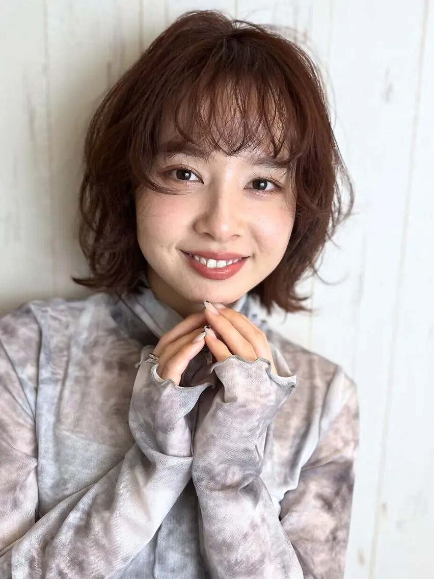 ショート カラー パーマ ブラウンカラー 透明感カラー イルミナカラー 顔周りカット レイヤーカット レイヤー/艶カラー 奥野恭平のヘアスタイル
