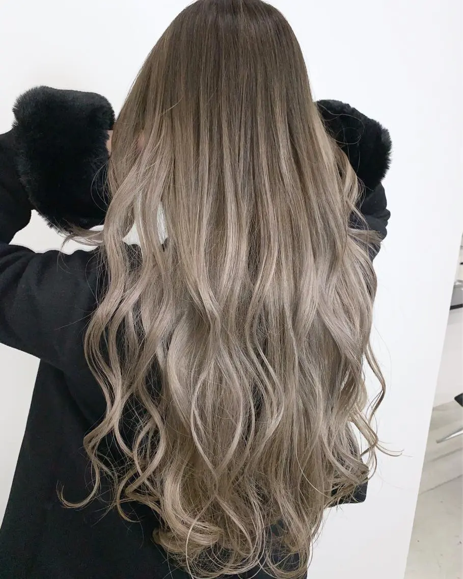 ロング カット ヘアカラー トリートメント 山田 絵里菜のヘアスタイル