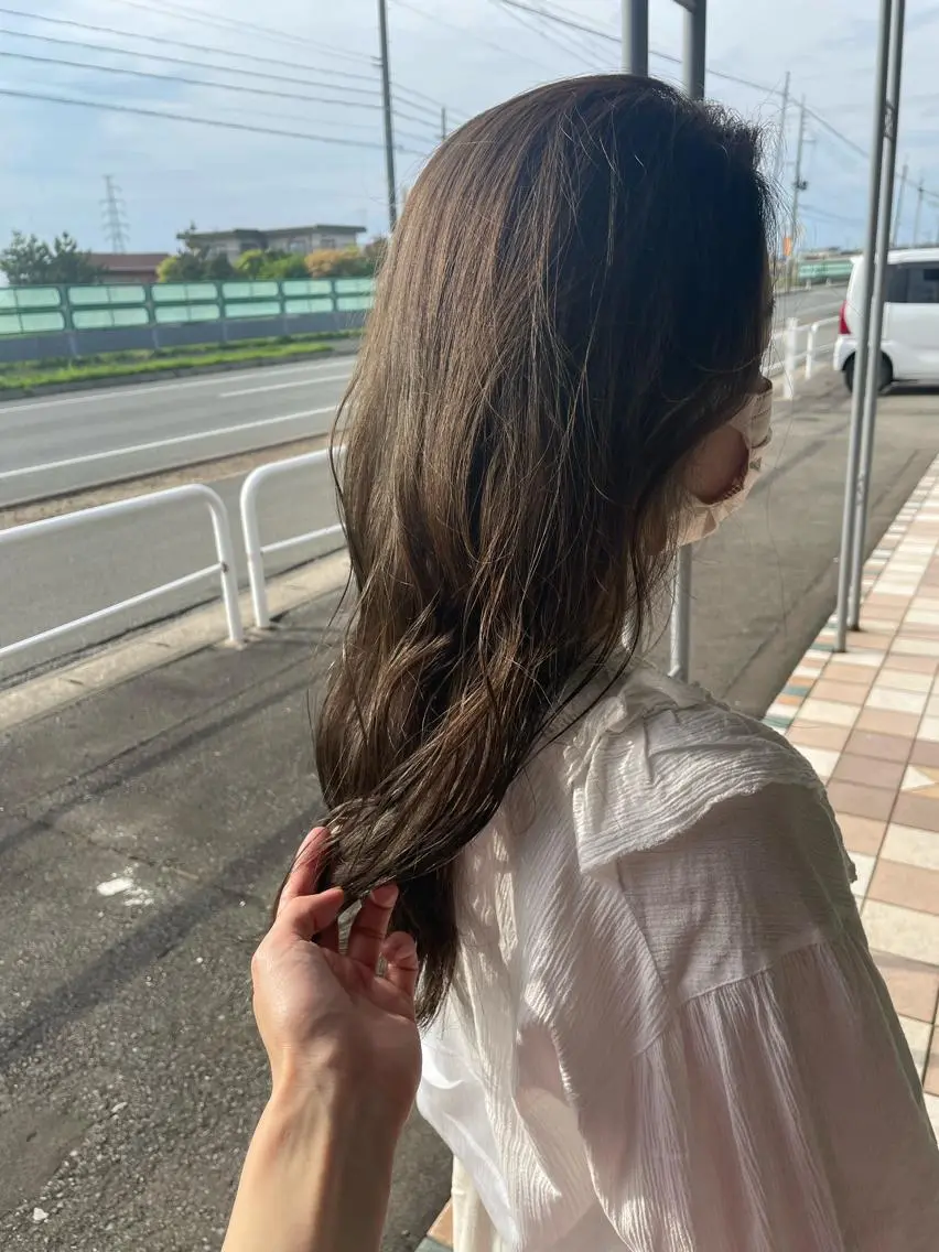ロング カラー 外国人風カラー トリートメント カット ヘアカラー 佐々木 麻純のヘアスタイル