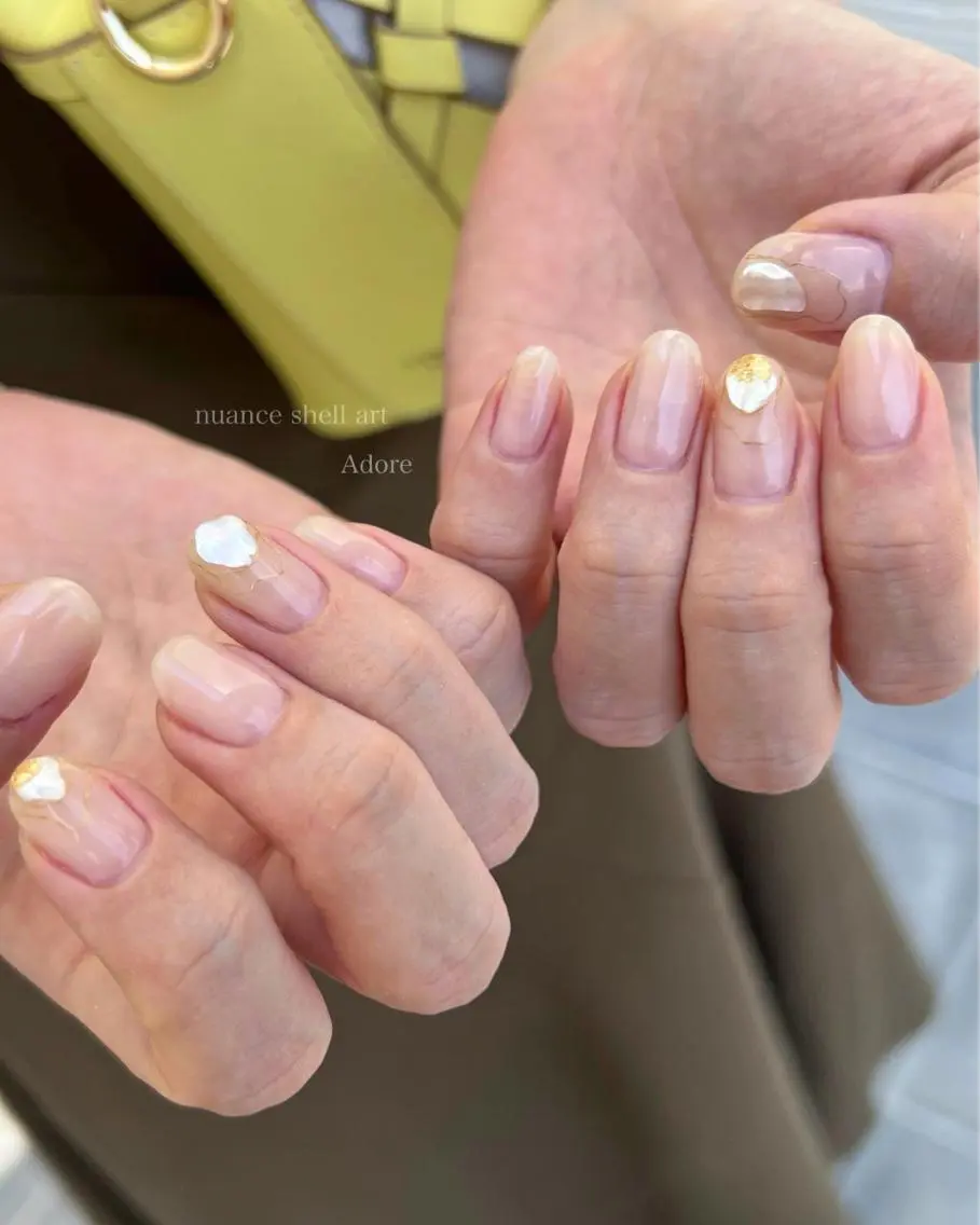 ネイル アートネイル ニュアンスネイル オフィスネイル シンプルネイル 夏ネイル ハンドネイル Nail Adore.のネイルデザイン