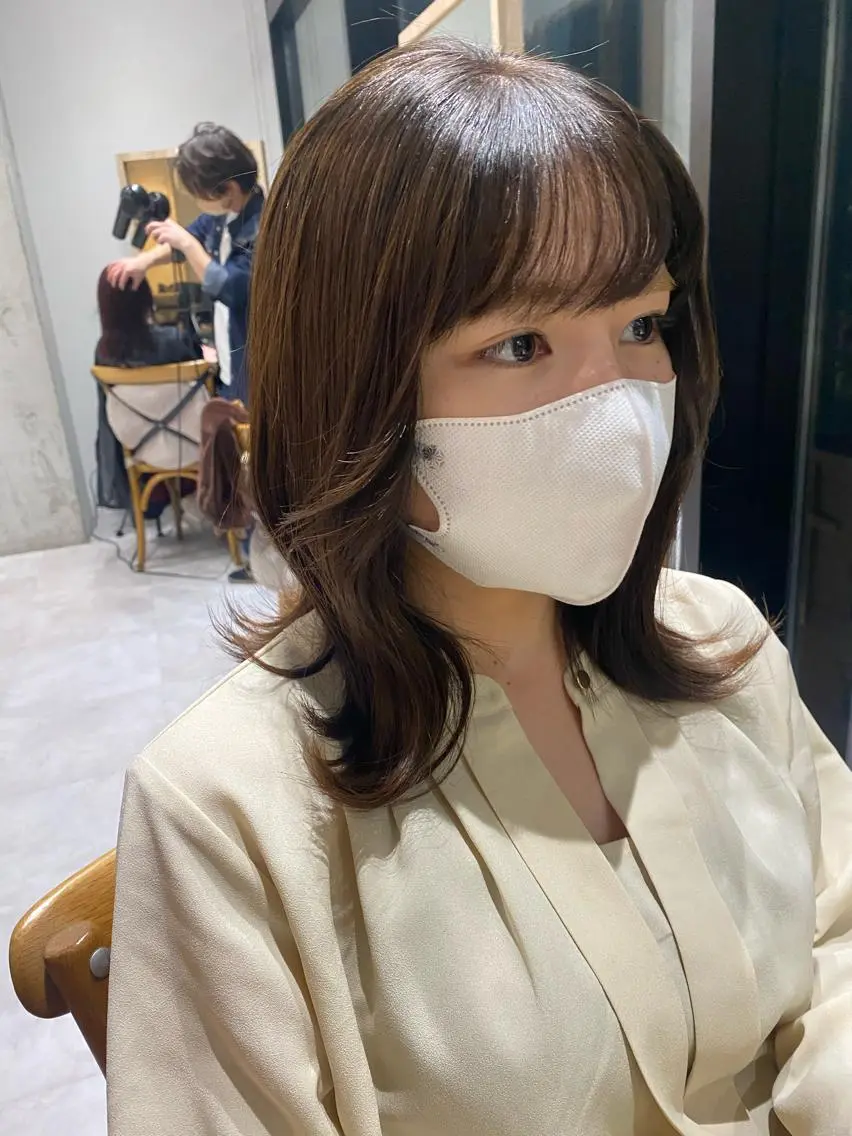 ミディアム カラー カット ヘアカラー トリートメント 似合う髪型見つけます AYAKAのヘアスタイル