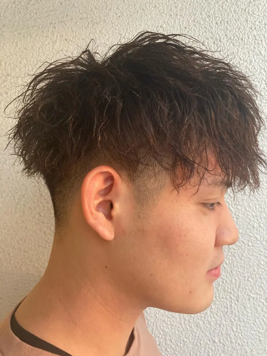 ショート パーマ メンズ メンズパーマ メンズツイストパーマ ツイストパーマ カット パーマ 内村 純也のヘアスタイル