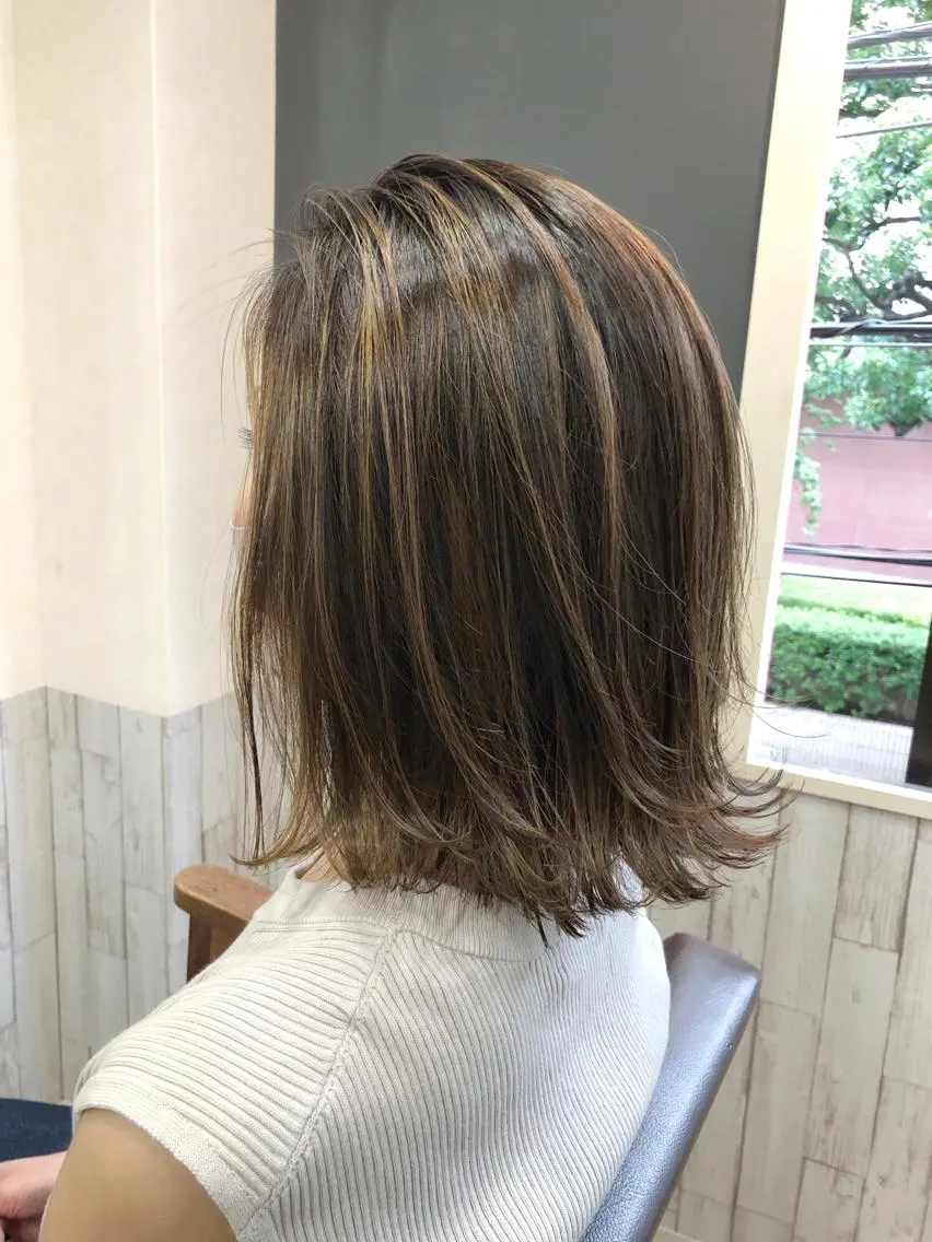 ミディアム ハイライト 髪質改善 韓国風ヘア レイヤーカット 縮毛矯正 ヘアカラー トリートメント BonD hairのヘアスタイル