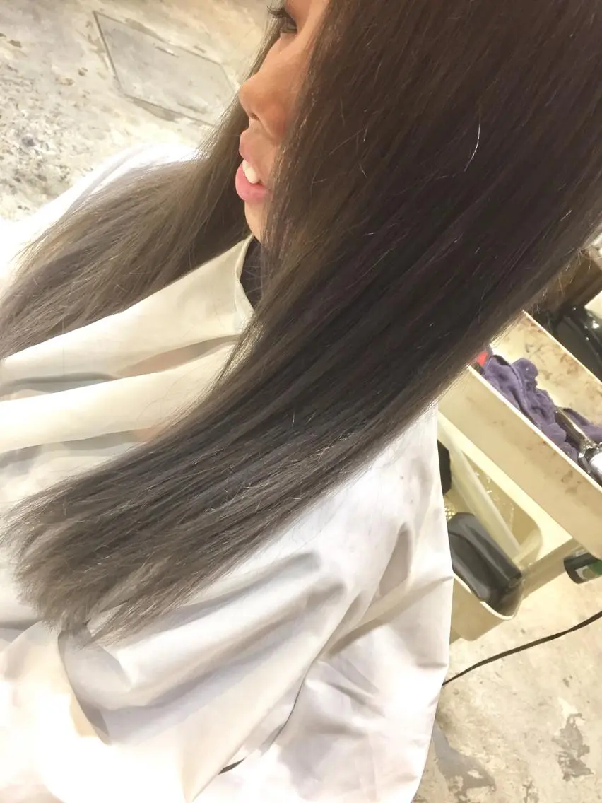 ロング カラー グラデーションカラー グレージュ 竹嶌 健吾のヘアスタイル