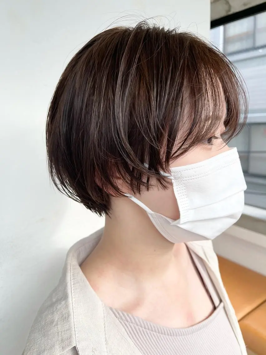 ショート カラー カット トリートメント 💓パーマ，💗 レイヤーカットのヘアスタイル