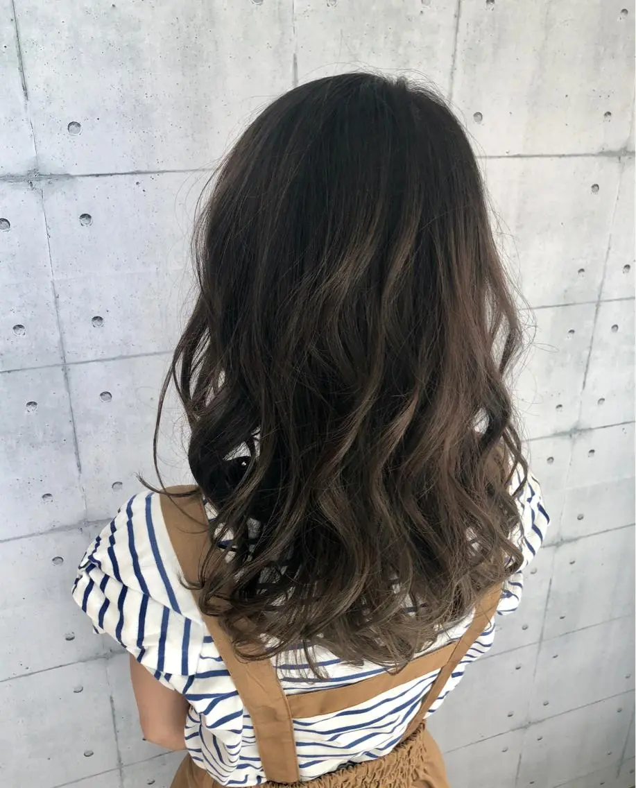 ロング カラー 金沢 広美のヘアスタイル
