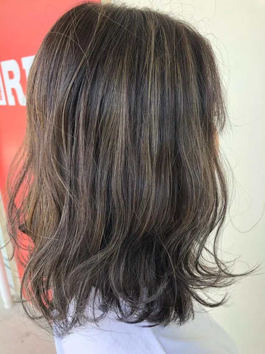 カラー 早川 真幸のヘアスタイル