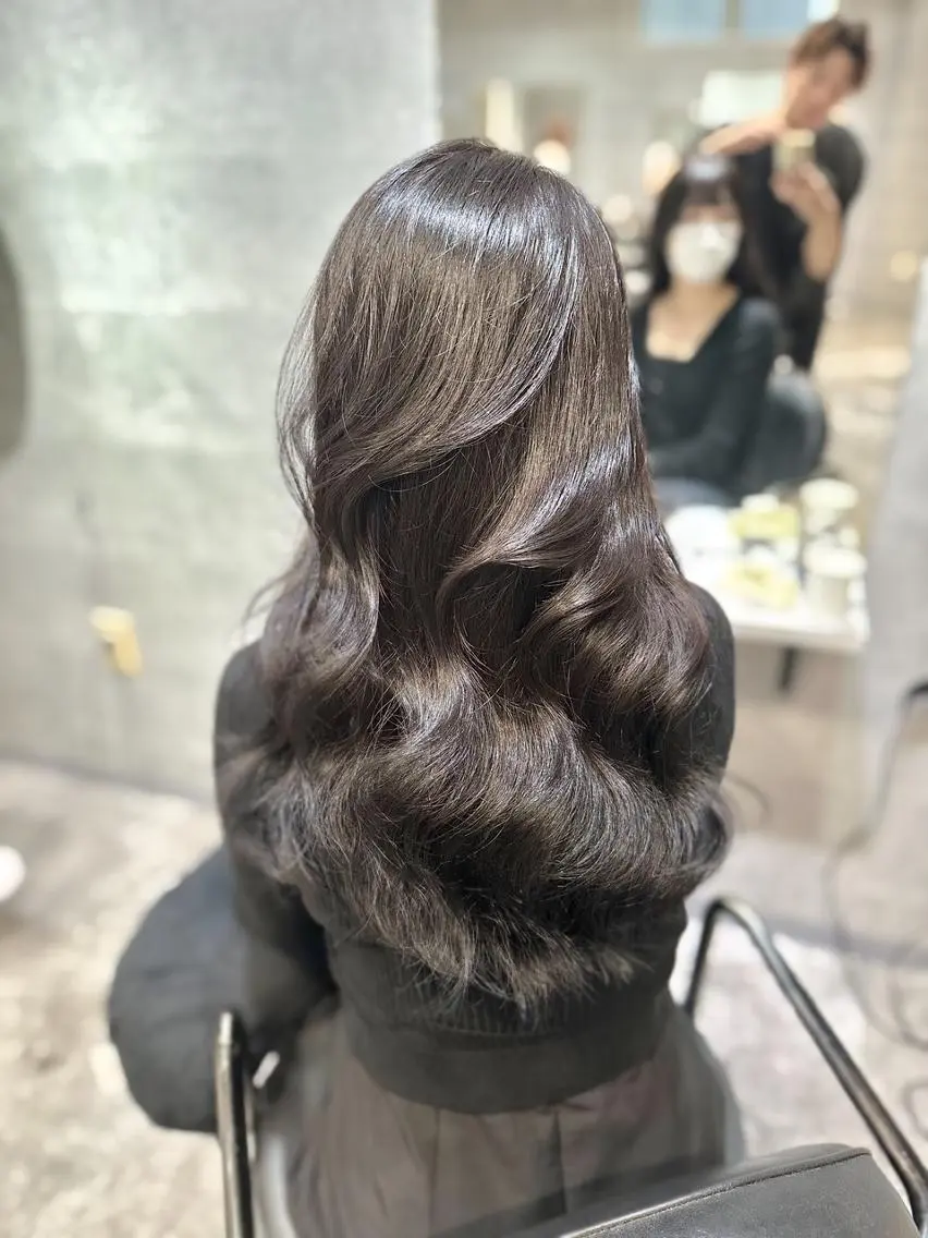ロング カラー ヘアアレンジ カット ヘアカラー トリートメント _WHITE 難波本店のヘアスタイル