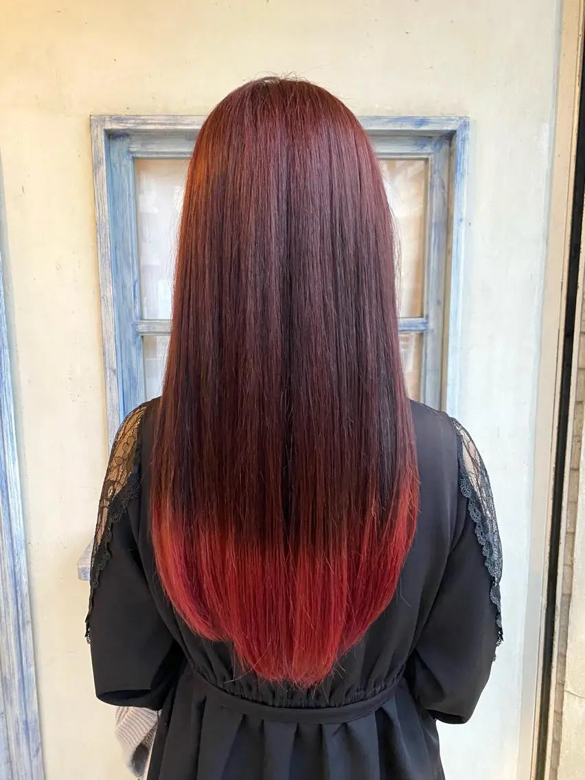 ロング カラー グラデーションカラー レッドカラー 森 早希絵のヘアスタイル