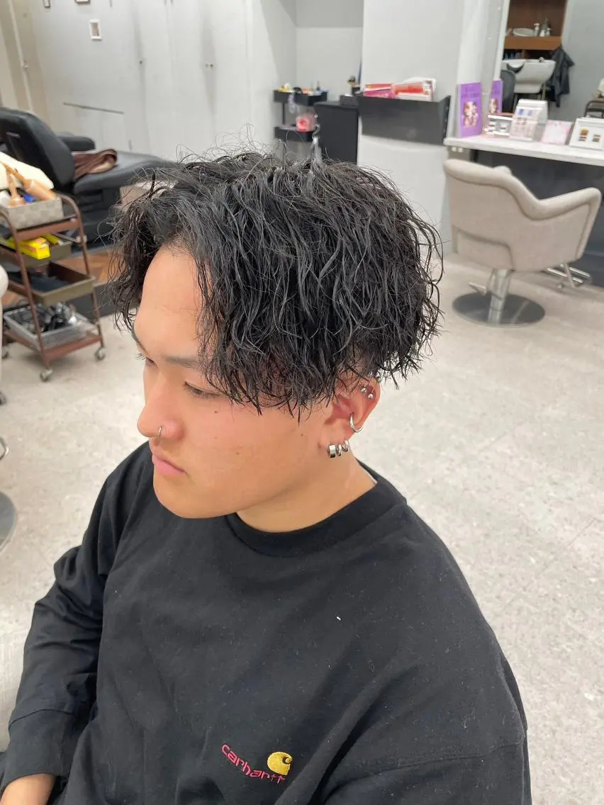 メンズ アップバング センターパート カルマパーマ マッシュ メンズパーマ カット パーマ トリートメント メンズスタイリスト✨ 助川龍哉のヘアスタイル