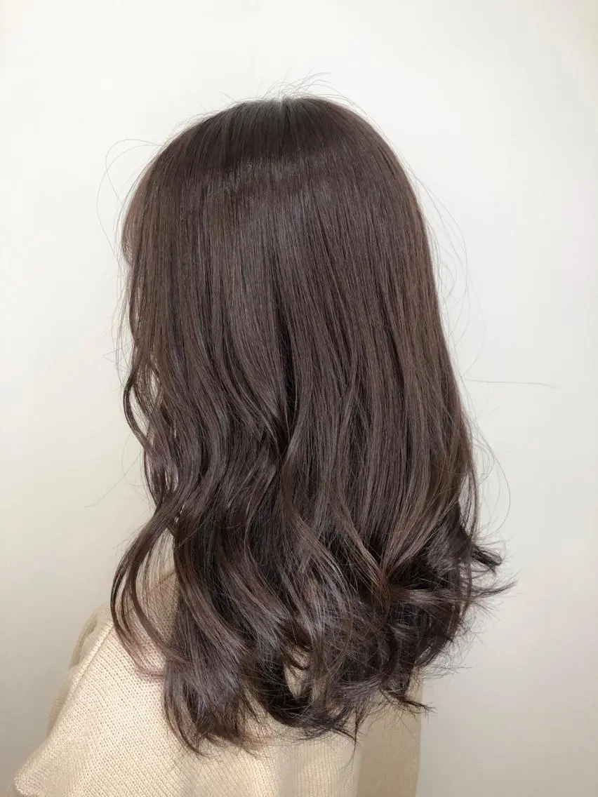セミロング カラー エドルカラー グレージュ ミルクティーグレージュ 【透明感、艶髪】西村 有司のヘアスタイル