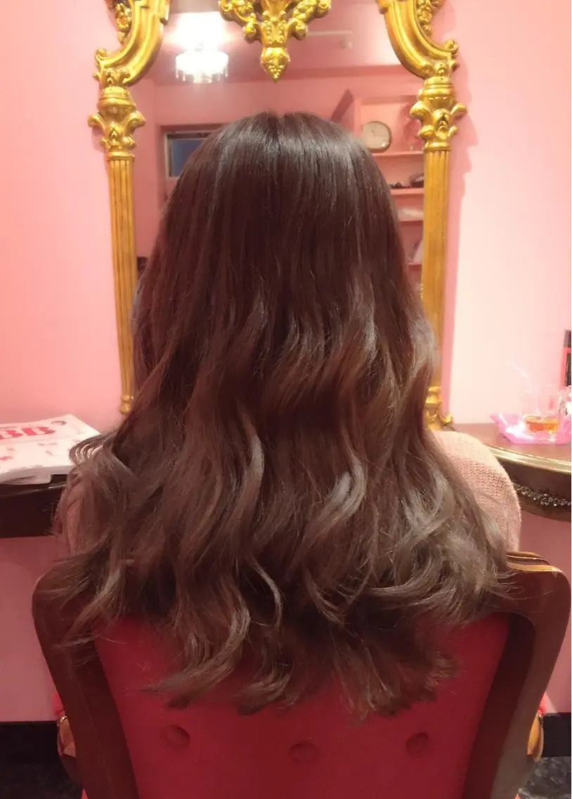 セミロング カラー グラデーションカラー グレージュ 櫻井 愛弓のヘアスタイル