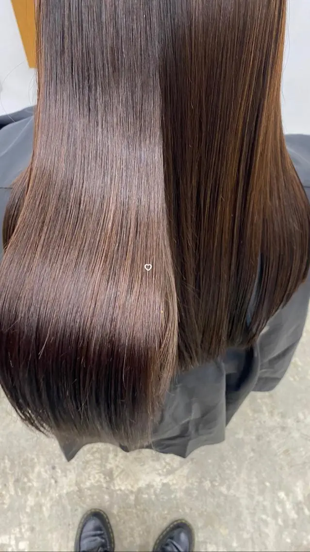 ロング KVELL ユナのヘアスタイル