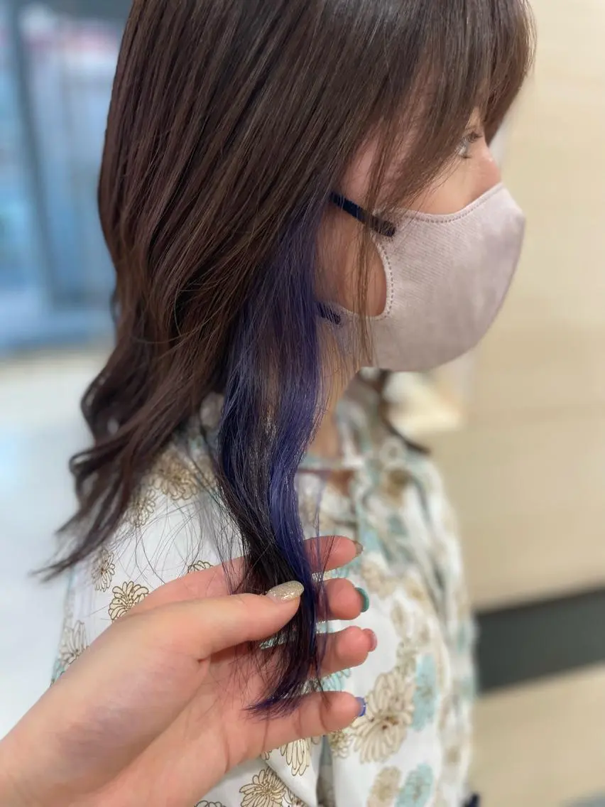 セミロング カラー インナーカラー パープルカラー クロスパーマ/うる艶 カラー/Kurumiのヘアスタイル