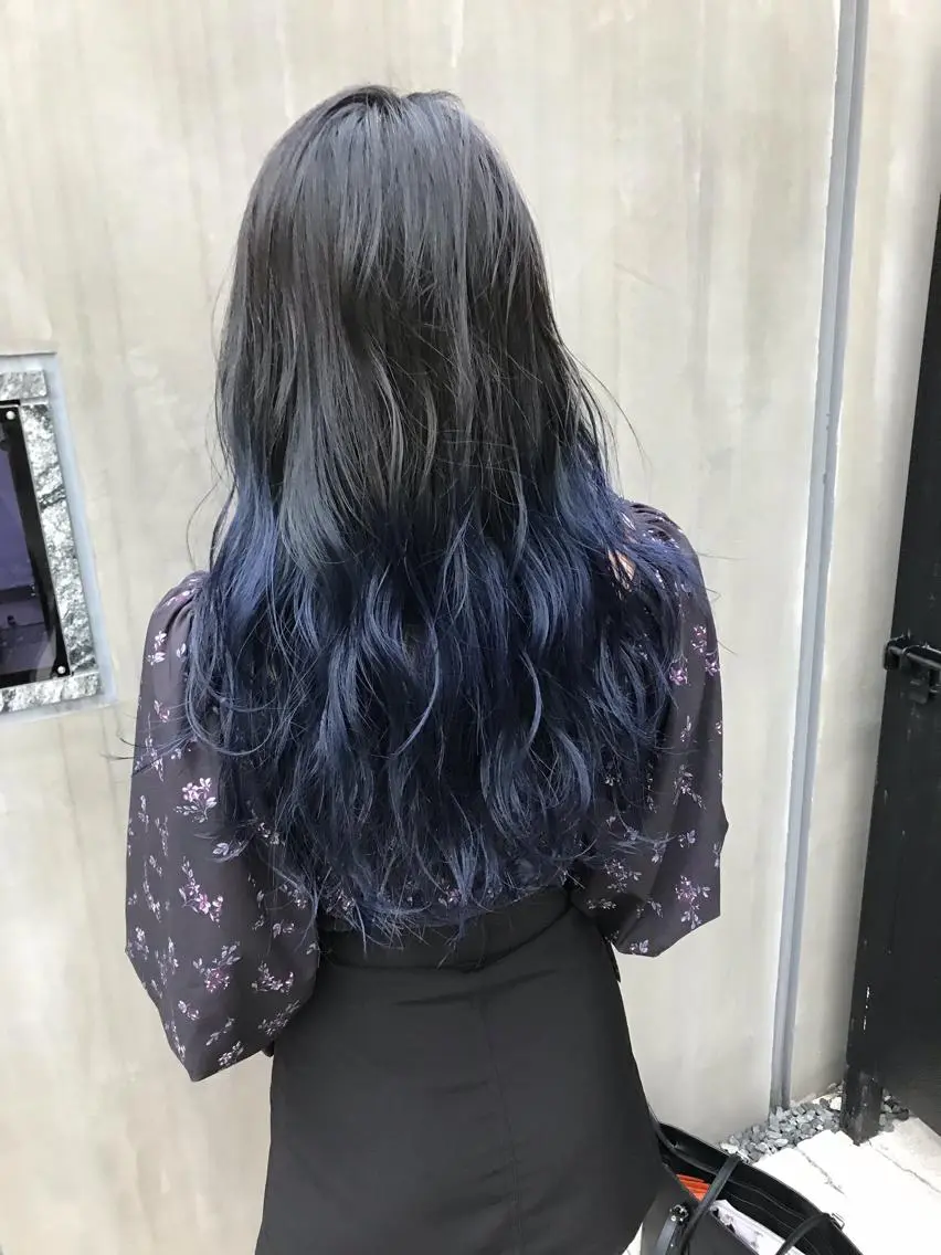 ロング カラー ブルーカラー グラデーションカラー 赤み消し韓国ヘア レイヤー縮毛🤍渡邉のヘアスタイル