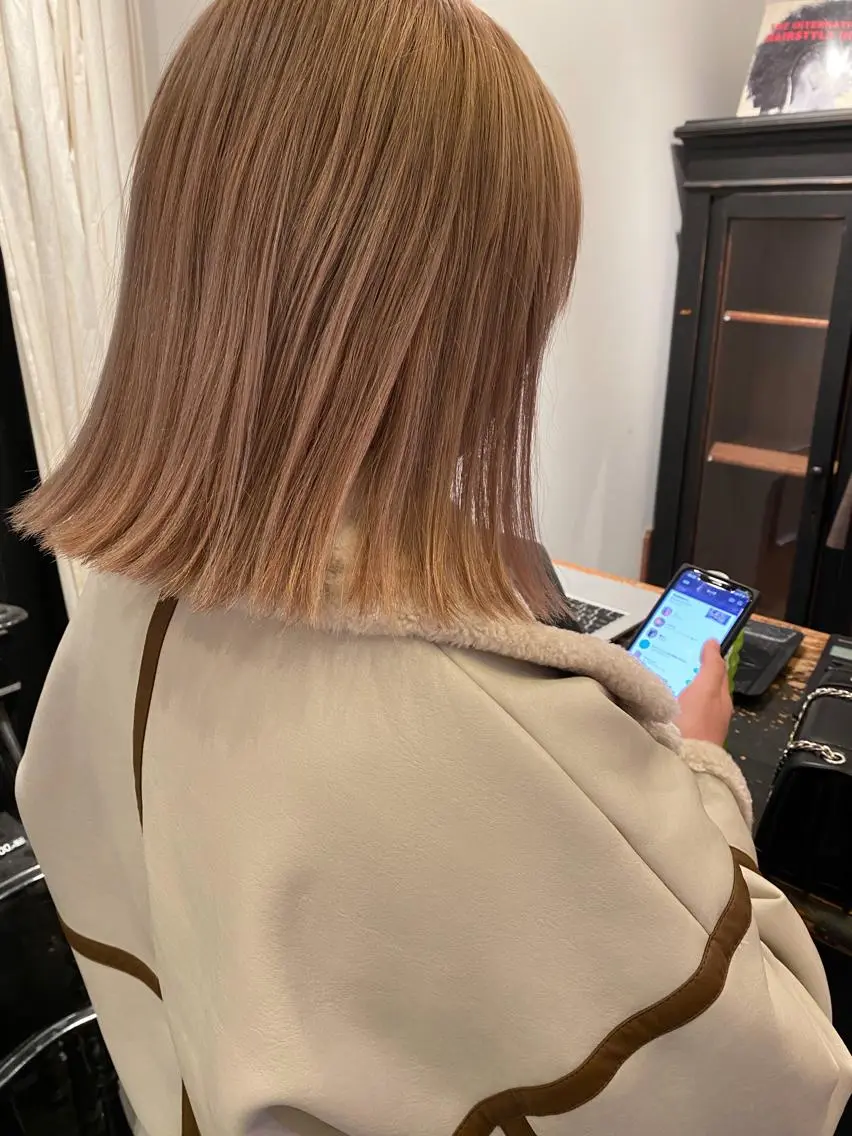 ミディアム カラー ベージュカラー ブリーチ tonari 梅田、中崎町のヘアスタイル