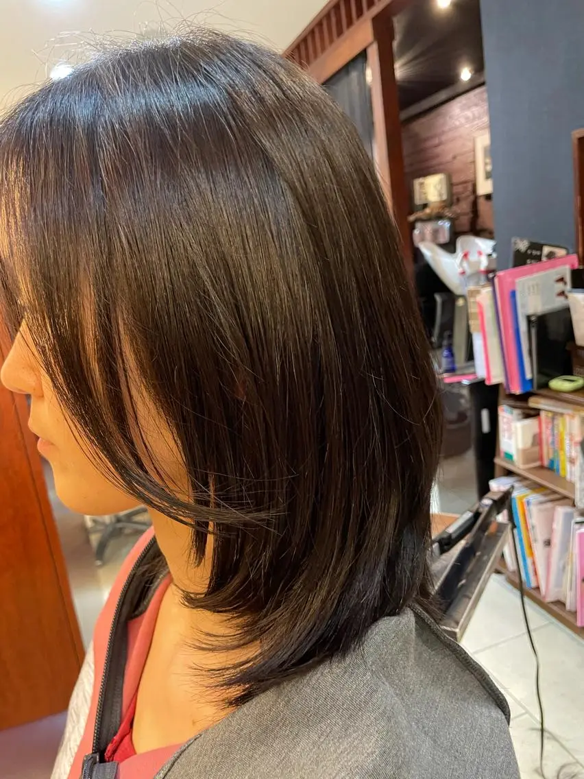 ミディアム 顔周りカット レイヤーカット こすげひろと カラー講師のヘアスタイル