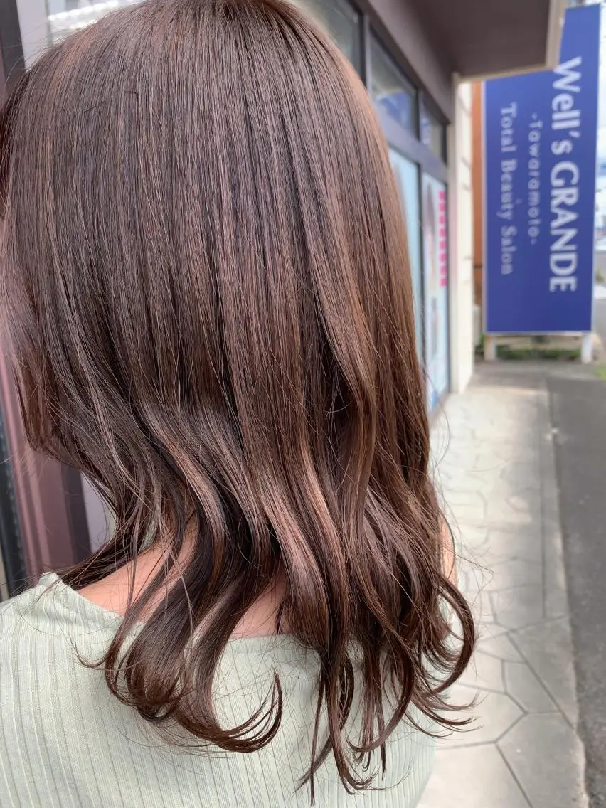ミディアム カラー 隅田 美樹のヘアスタイル