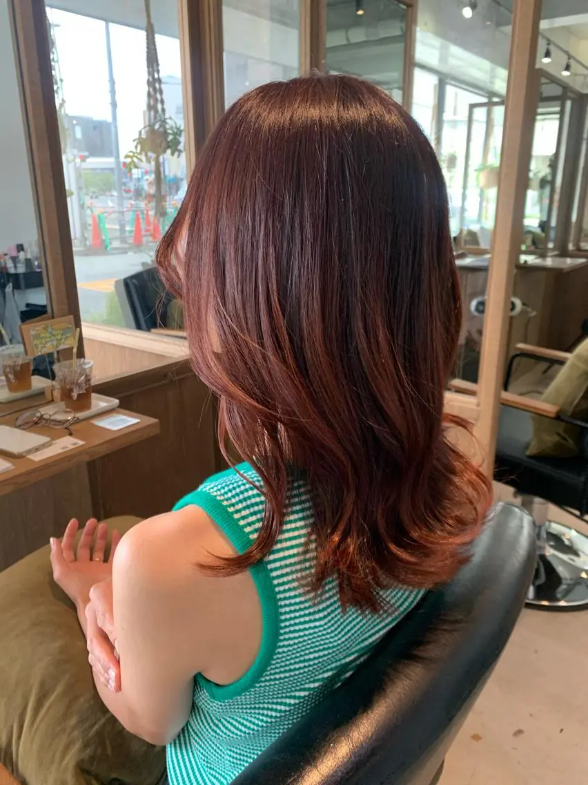 セミロング カット ヘアカラー FERIA 池田 比嘉あゆ美のヘアスタイル