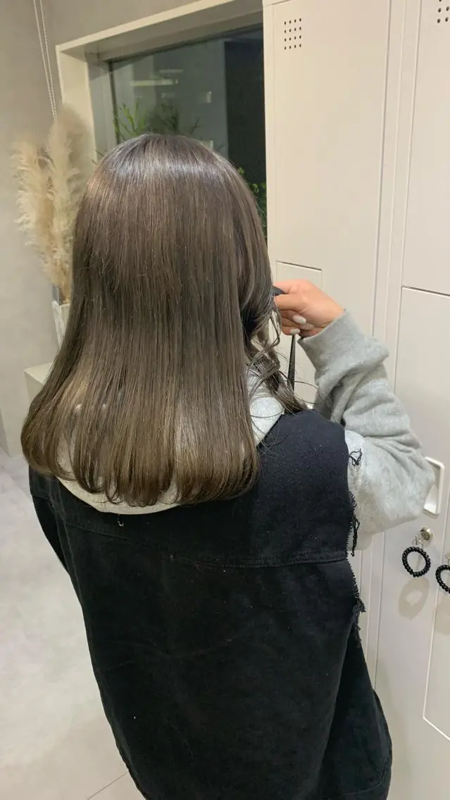 カラー オリーブカラー オリーブグレー ボブ amu/ブリーチなし ダブルカラーのヘアスタイル