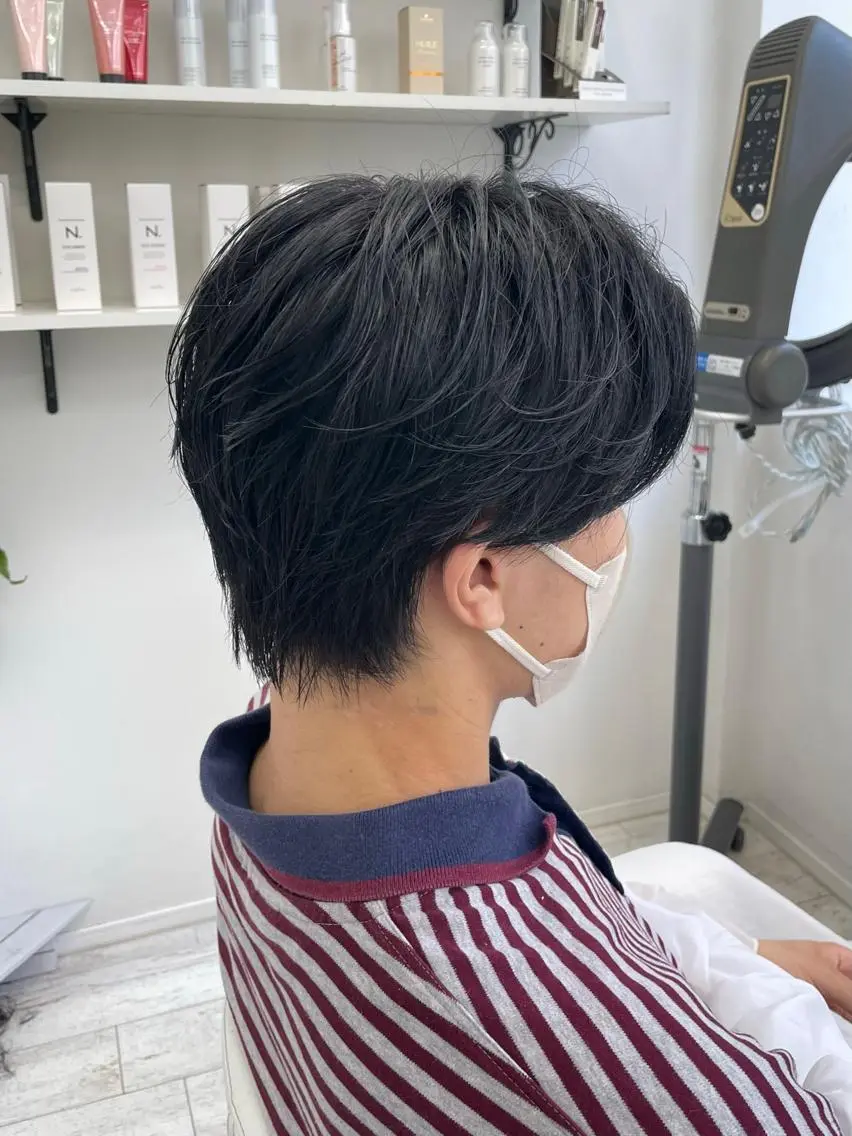 ショート カット ヘアカラー 新籾 尚哉のヘアスタイル