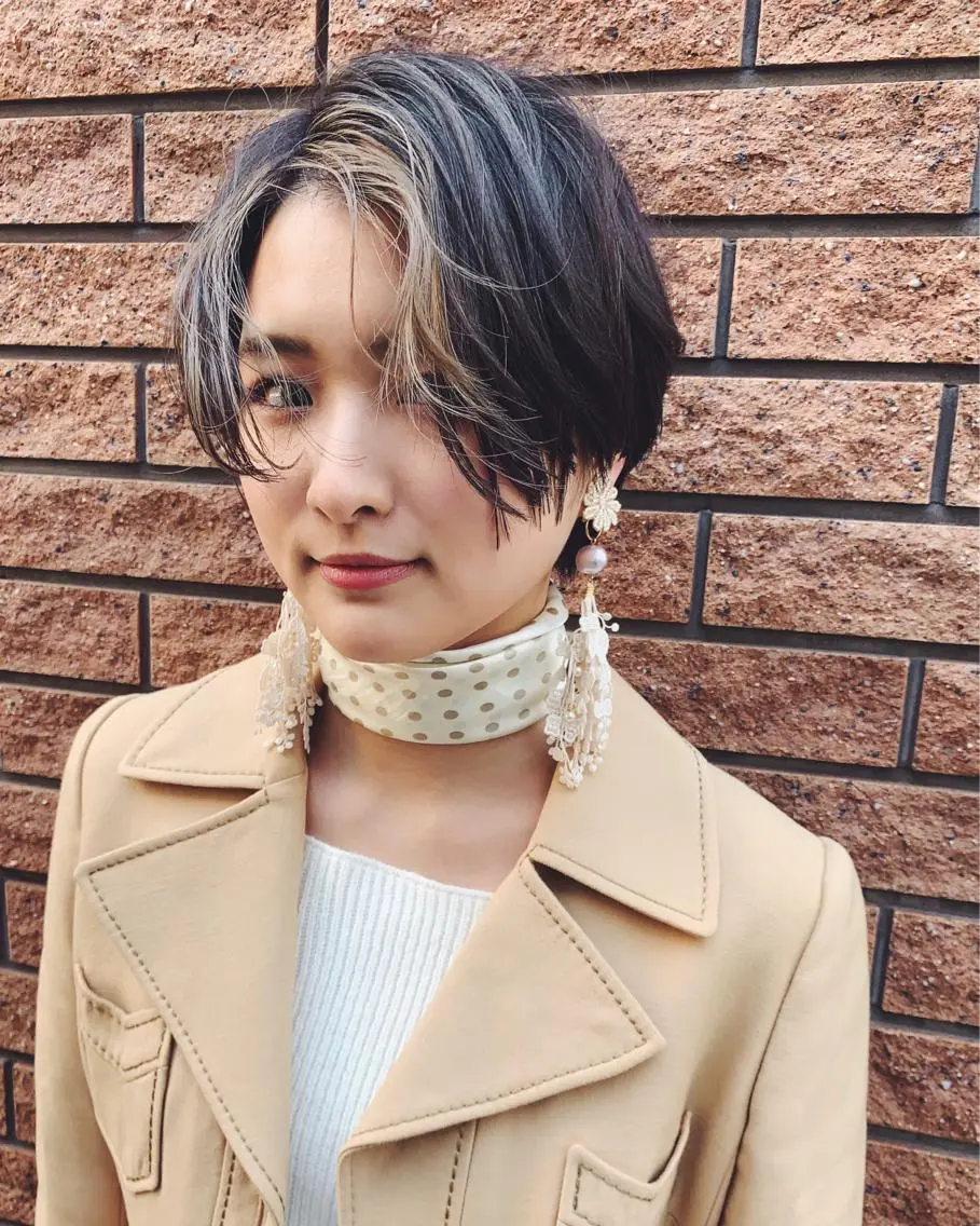 ショート カラー ヘアカラー トリートメント YUSUKE レイヤーカットカラーのヘアスタイル