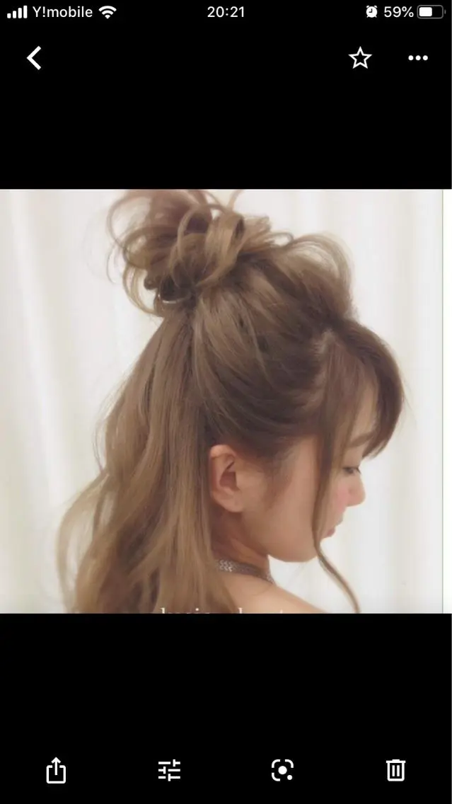 セミロング 艶髪/ハイトーン Sherryのヘアスタイル