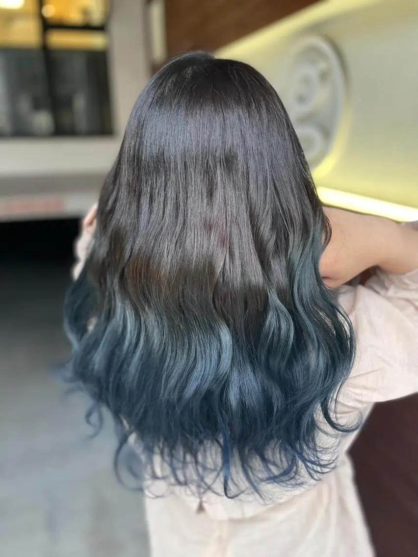ロング カラー グラデーションカラー ネイビーカラー IORI #韓国ヘア#髪質改善のヘアスタイル
