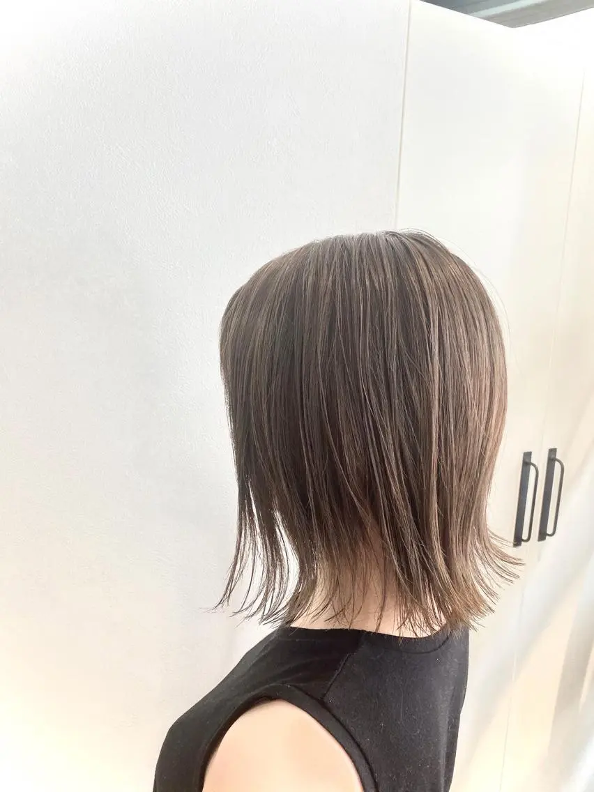 ミディアム カラー アッシュ ベージュカラー イルミナカラー ボブ カット ヘアカラー トリートメント Kazu .Kのヘアスタイル