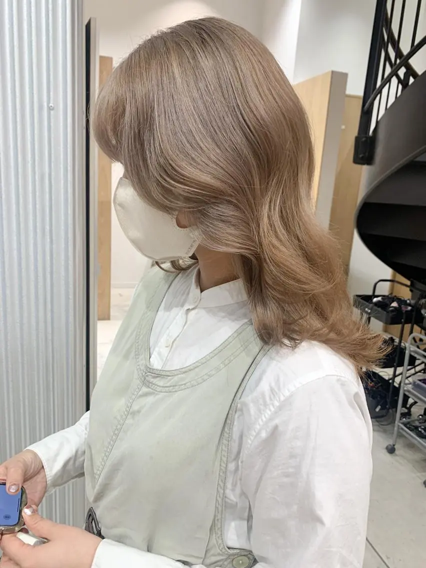 ミディアム カラー ヘアアレンジ ヘアカラー トリートメント yuka .のヘアスタイル