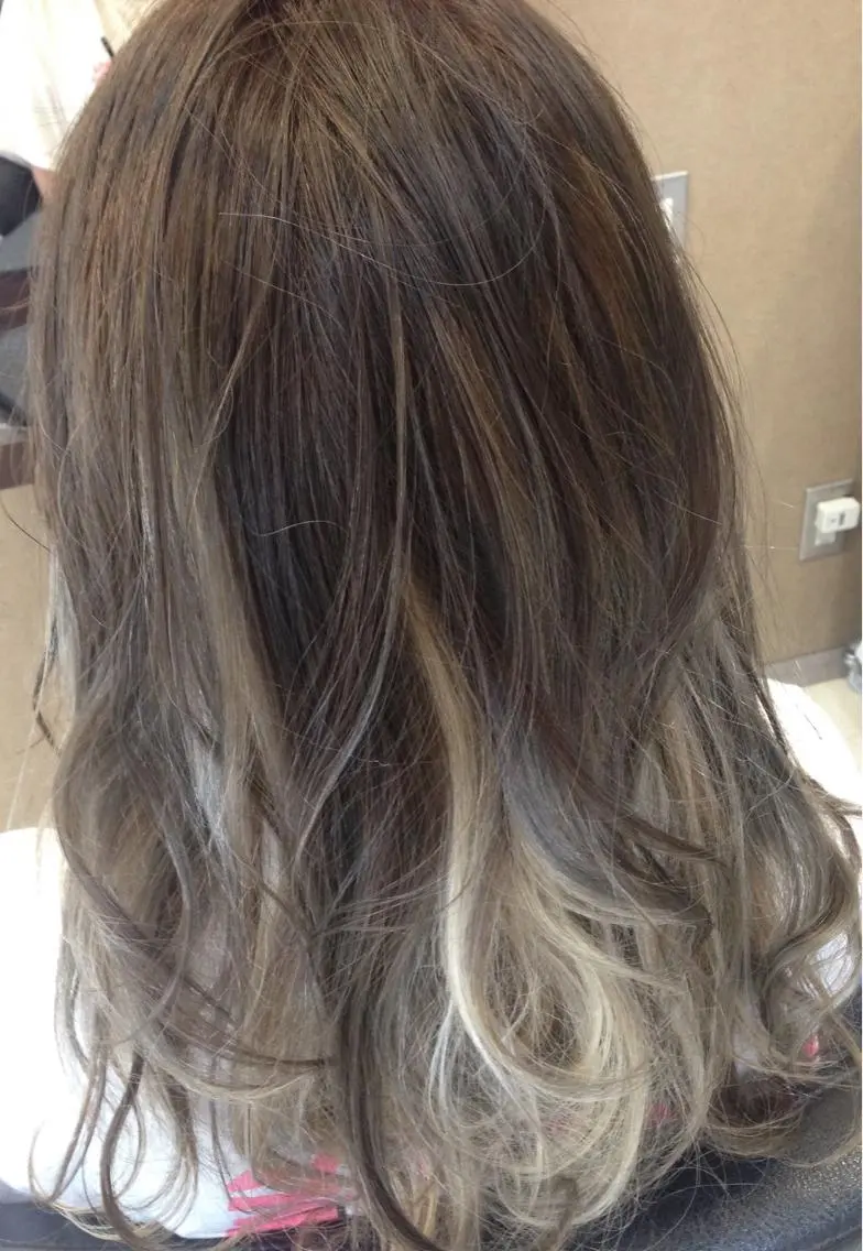 セミロング カラー 浅川 実行のヘアスタイル