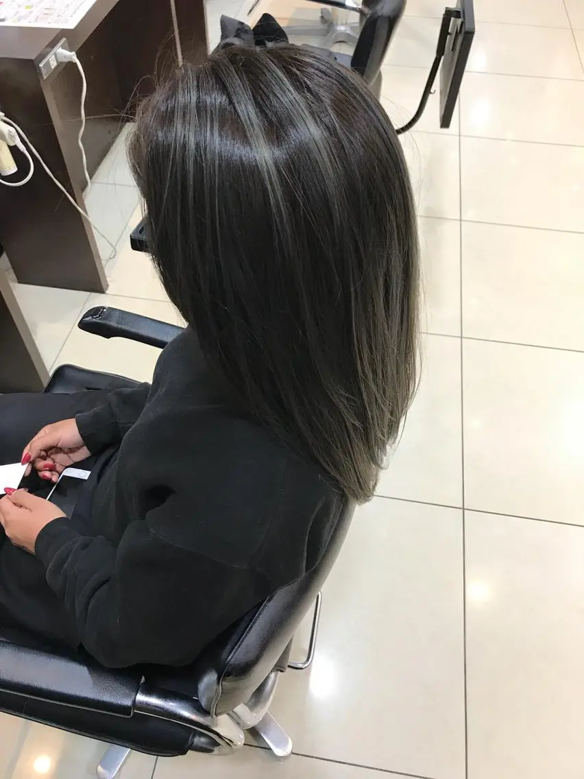 セミロング ハイライト 大久保 隆蔵のヘアスタイル