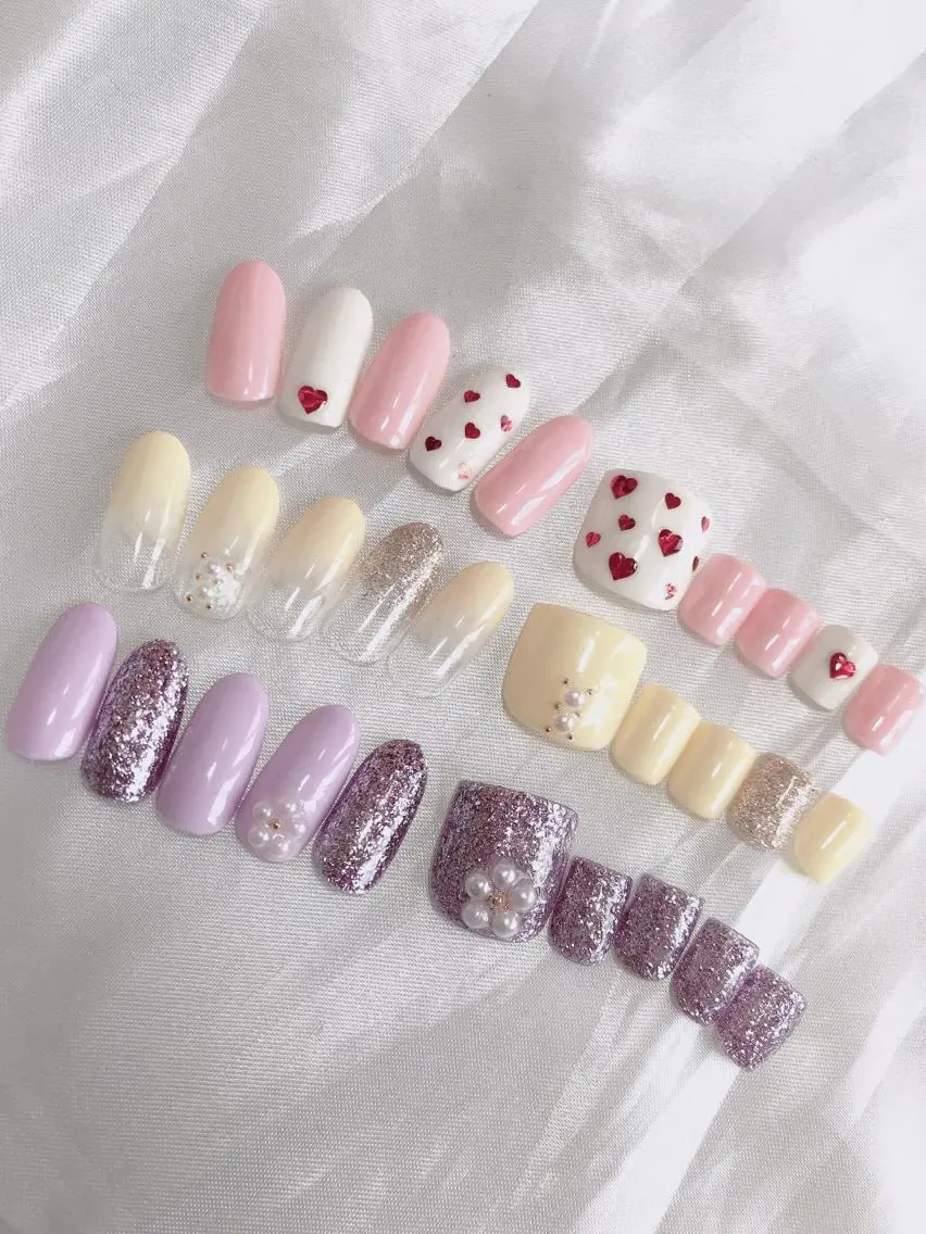 ネイル フットネイル おそろいネイル nailsalon ♡amour♡のネイルデザイン